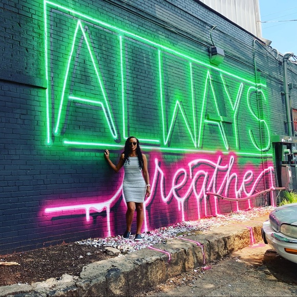 Meet your Posher, Mallory - Picture 6 of 7